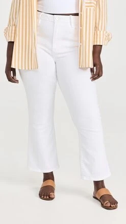 FRAME Le Crop Mini Boot Cut Jeans -Agolde Store frame3115113e7b 1657832422673 2 0. UX357 QL90