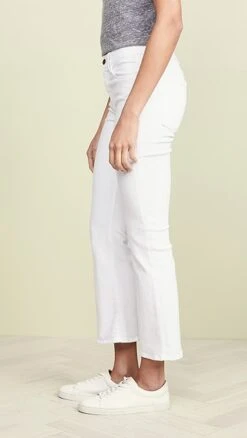 FRAME Le Crop Mini Boot Cut Jeans -Agolde Store frame3115113e7b 1658254925469 2 0. UX357 QL90