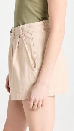 Free People Billie Chino Shorts -Agolde Store freep4595834787 1676992266023 2 0. UX357 QL90