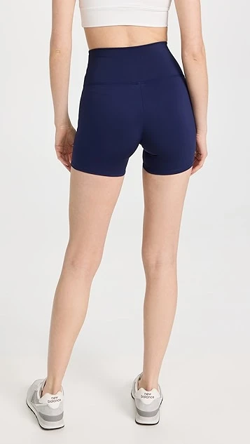 HÉROS The Short Shorts 4 HÉROS The Short Shorts - Image 2