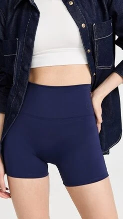 HÉROS The Short Shorts