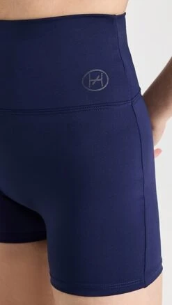 HÉROS The Short Shorts 13 HÉROS The Short Shorts -Agolde Store heros30014124bd 1670613013890 2 0. UX357 QL90