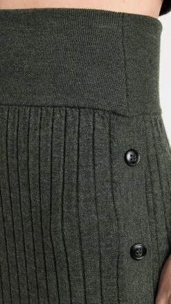 LISA YANG Katie Cashmere Skirt -Agolde Store lisay3004511708 1675957828409 2 0. UX357 QL90