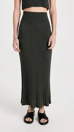 LISA YANG Katie Cashmere Skirt -Agolde Store lisay3004511708 1675966781215 2 0. UX357 QL90