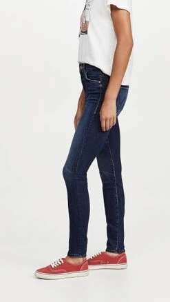 MOTHER High Waisted Looker Jeans -Agolde Store mothr2137418e94 1626729402813 2 0. UX357 QL90